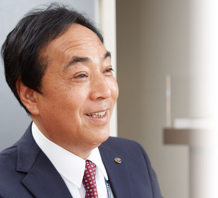 不動産営業 スタッフ写真